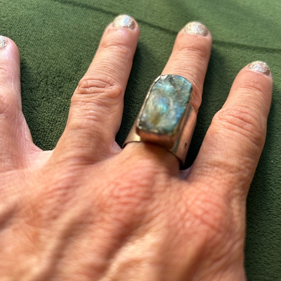 Raw Laboradite statement ring - Picture 4 of 4